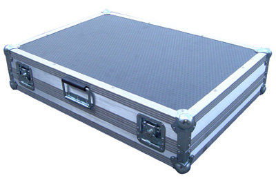 Soundcraft Spirit Monitor 2 40Ch Mixer Flight Case